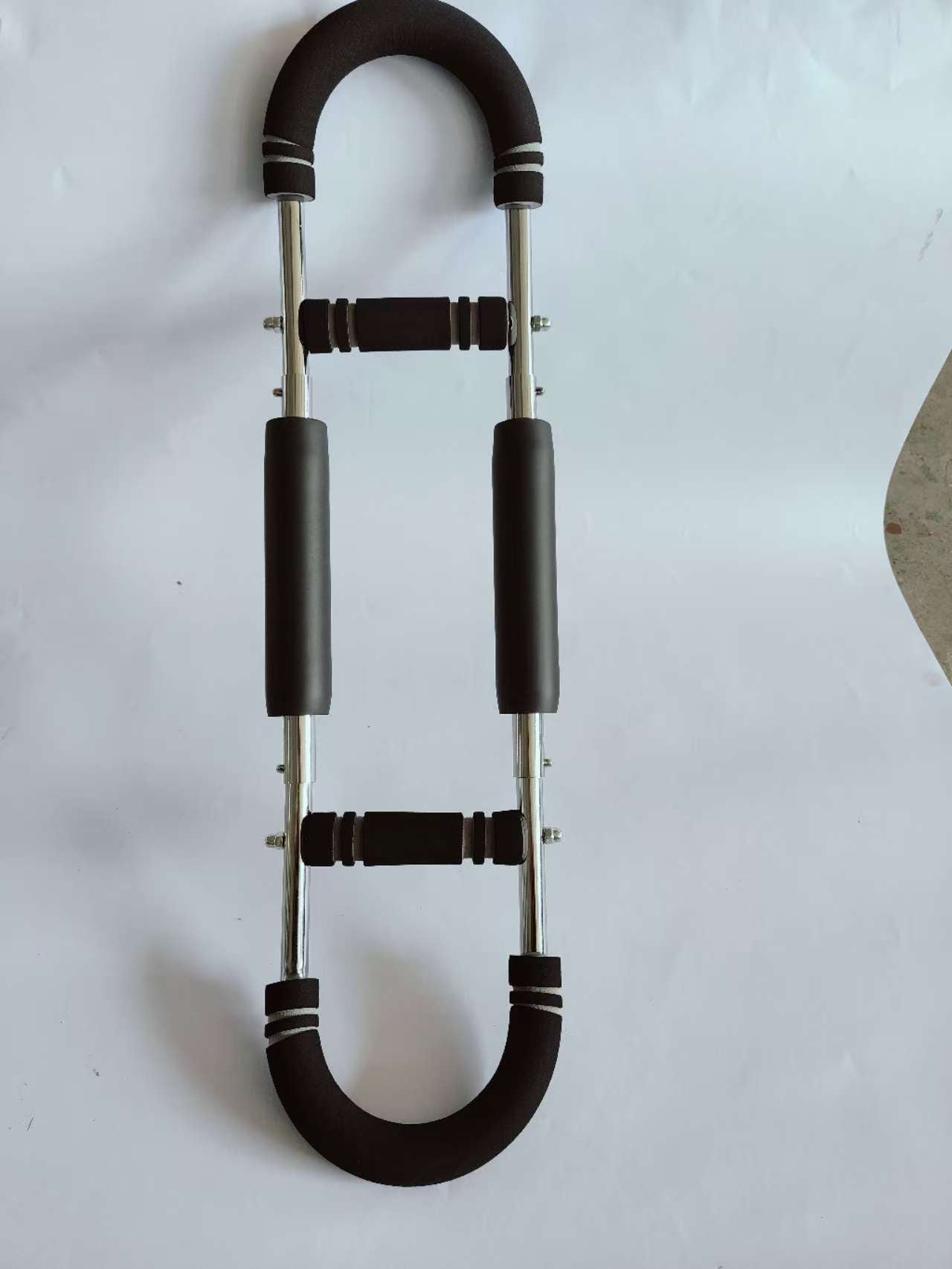 U-shaped pull-up bar